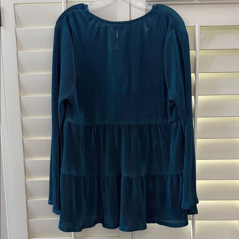Tinsel Teal Tiered Blouse - Picture 2 of 3